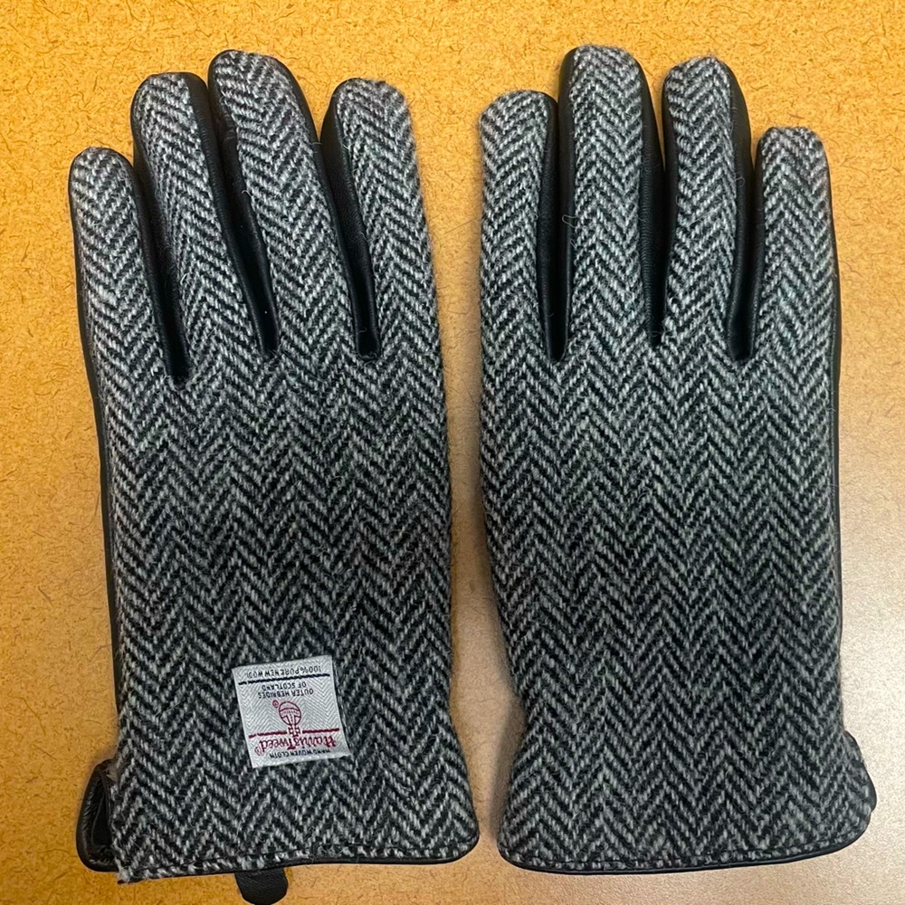 Harris Tweed Gloves Grey Herringbone